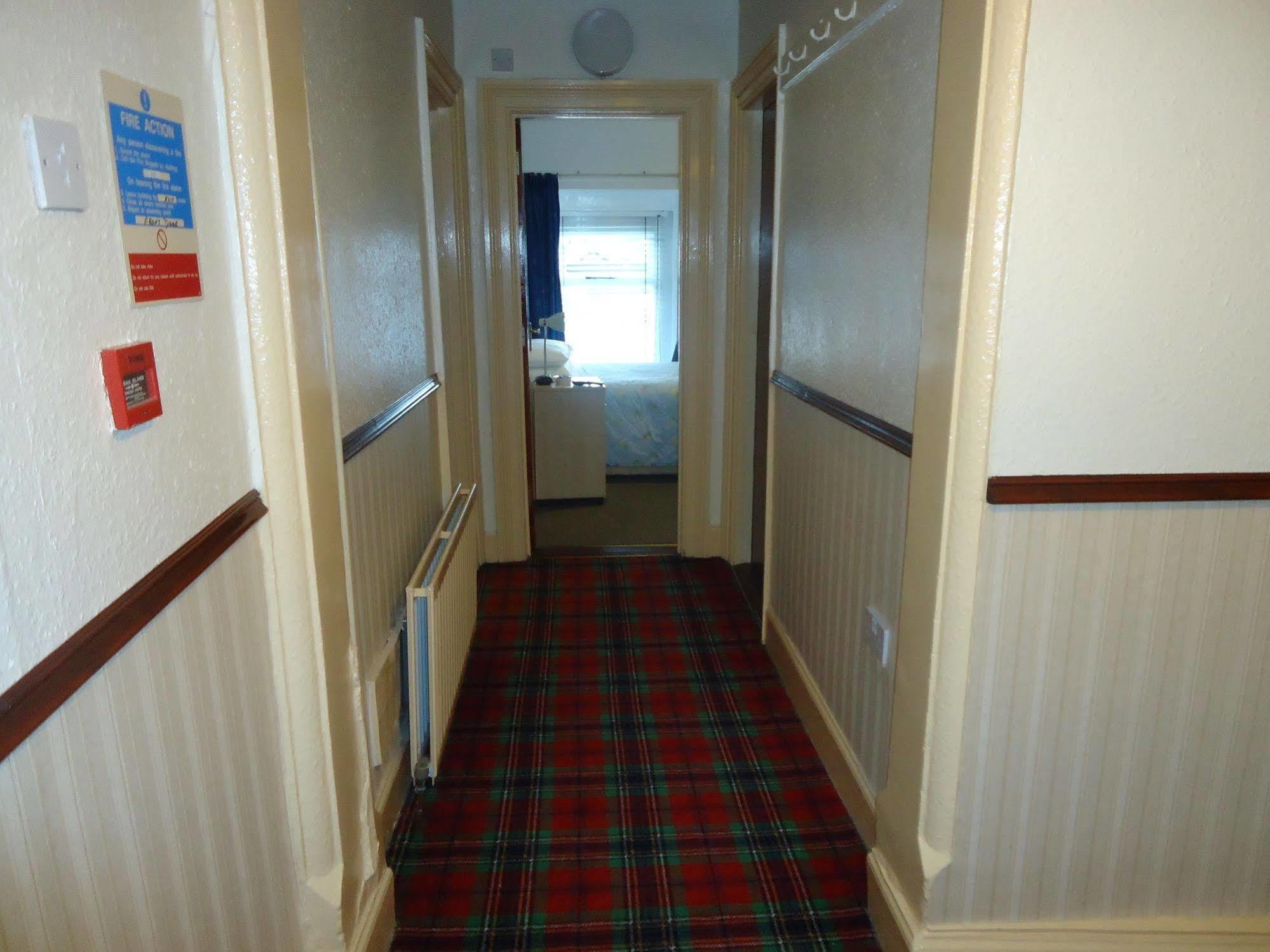 Seaview House Bed And Breakfast Ларн Экстерьер фото