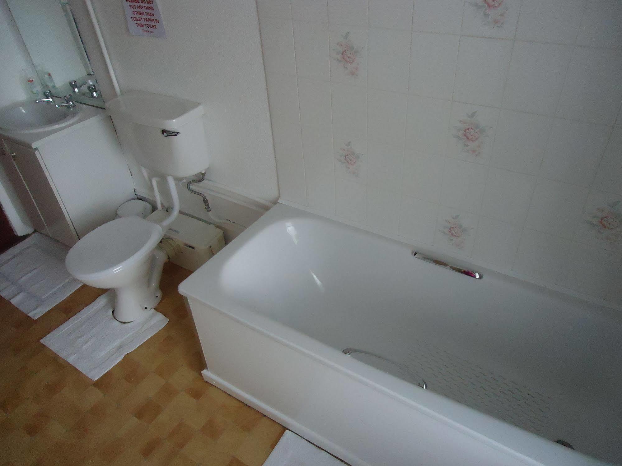 Seaview House Bed And Breakfast Ларн Экстерьер фото