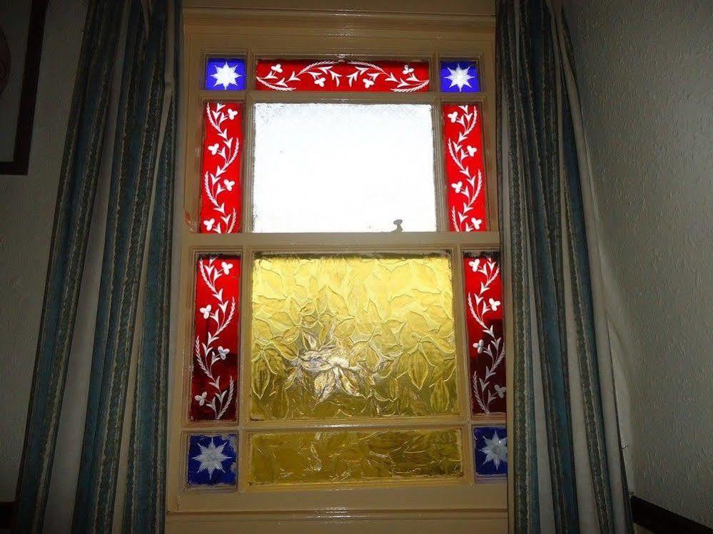Seaview House Bed And Breakfast Ларн Экстерьер фото