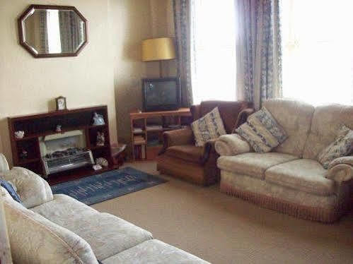 Seaview House Bed And Breakfast Ларн Экстерьер фото